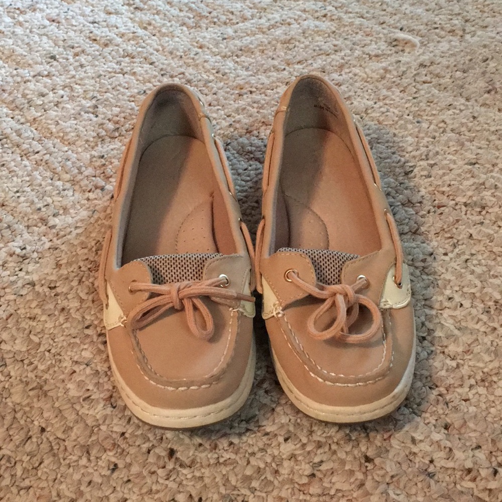 Tan Sperrys